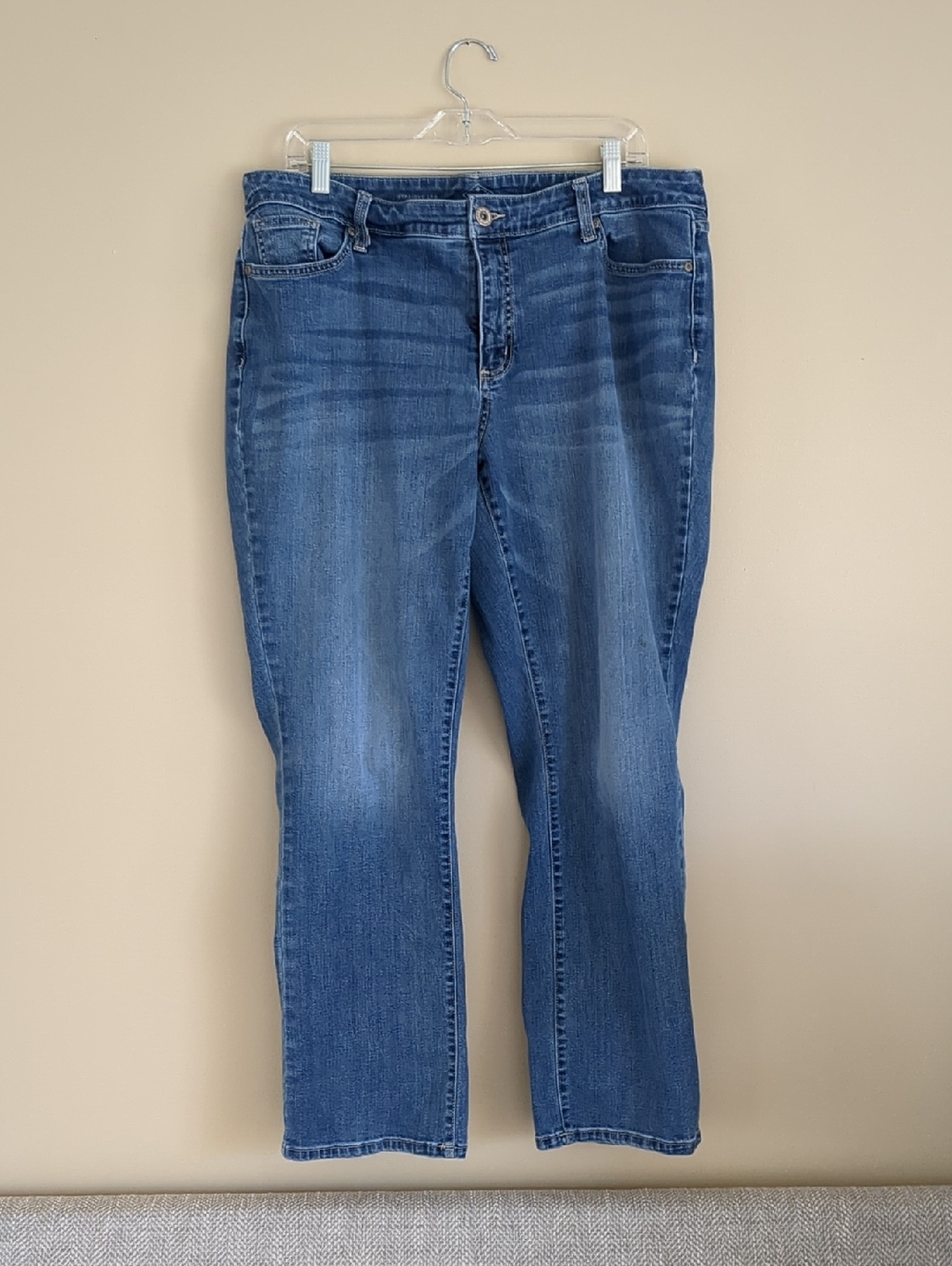 18W Women's St John's Bay Straight Leg Medium Wash Denim Blue Jeans